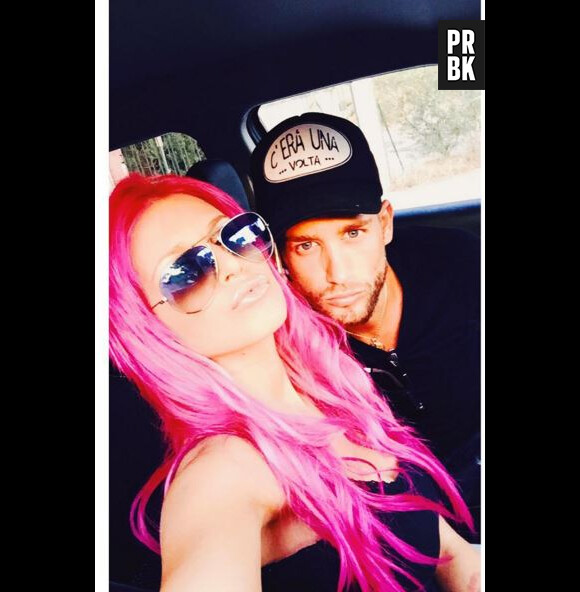 Les Ch'tis VS Les Marseillais : cheveux roses pour Adixia en 2015