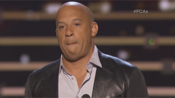 Vin Diesel : hommage à Paul Walker en chantant lors des People's Choice Awards 2016