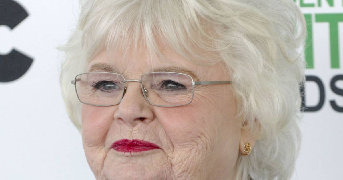 Mere De Sheldon Big Bang Theory The Big Bang Theory saison 9 : June Squibb sera la grand-mère de