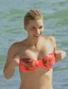 Friends Trip : Nadège Lacroix sexy en bikini