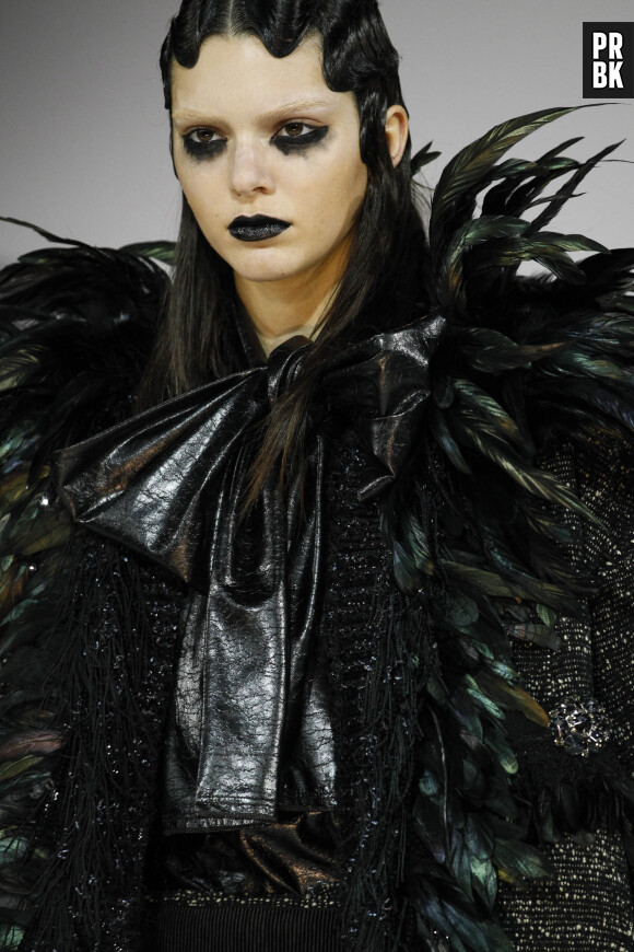 Kendall Jenner rock et gothique au défilé Marc Jacobs à la Fashion Week de New York le 18 février 2016