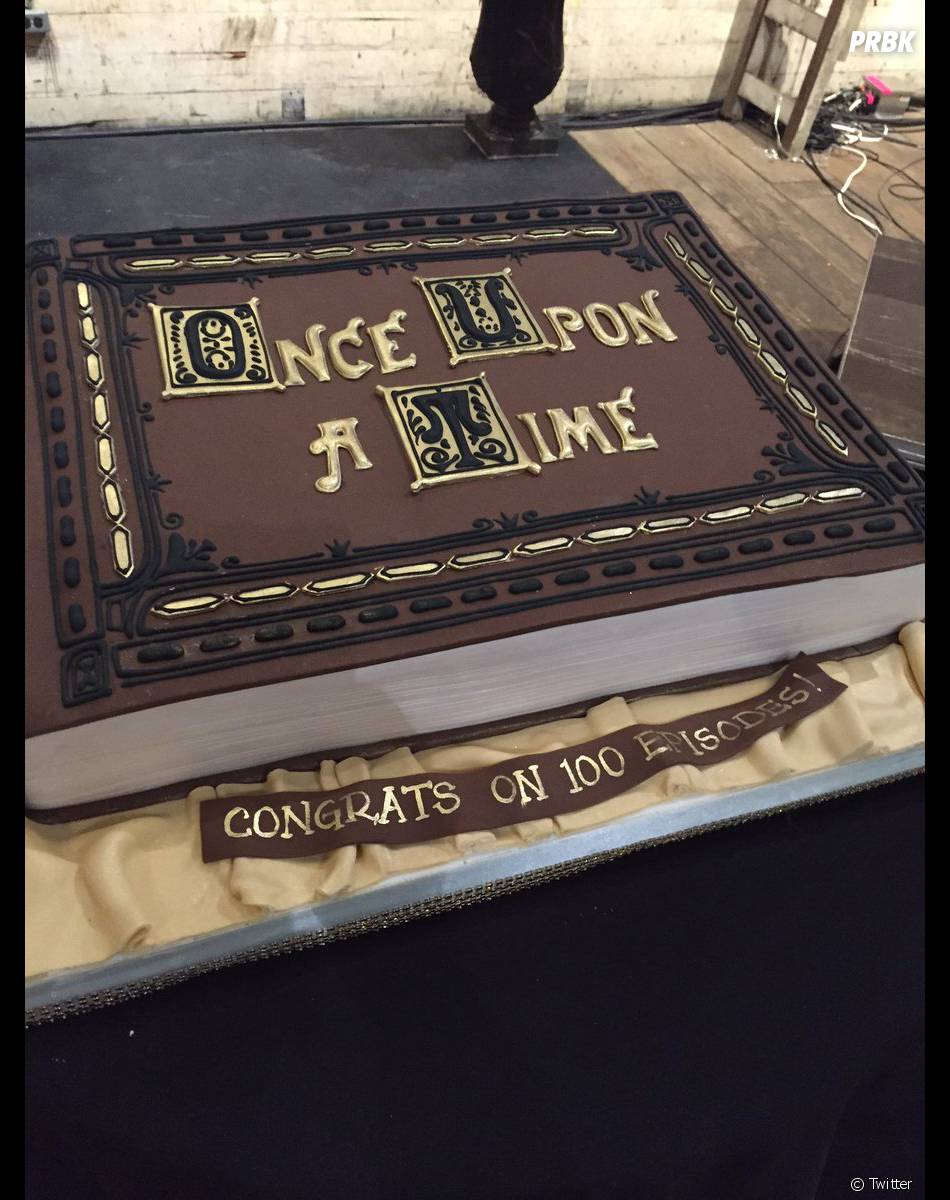 Once Upon A Time Saison 5 Le Gateau De La Soiree Pour Le 100eme Episode Le 21 Fevrier 16 Purebreak Once Upon A Time Saison 5 Le Gateau De La Soiree Pour Le 100eme Episode Le 21 Fevrier 16 Purebreak