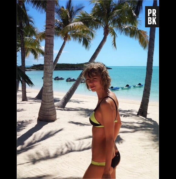 Taylor Swift sexy en bikini : ses vacances ensoleillées avec Calvin Harris en mars 2016