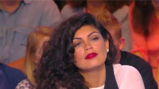 Nawell Madani : son comportement dans TPMP critiqué, elle s'explique sur Twitter