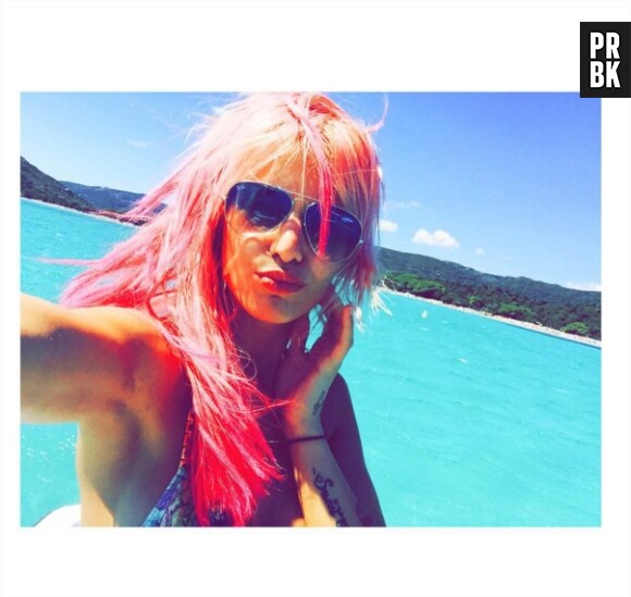 Adixia (Les Marseillais South Africa) et ses cheveux roses