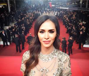 Leila Ben Khalifa glamour pour sa première montée des marches à Cannes le 16 mai 2016