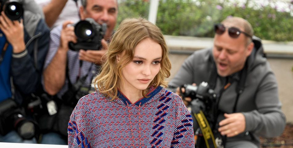 Lily Rose Depp prend la pose au Festival de Cannes 2016