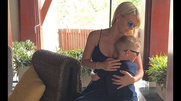 Amélie Neten en vacances avec son fils Hugo : il a bien grandi 😍