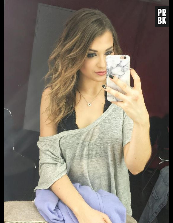 EnjoyPhoenix est-elle grosse come le disent les haters ? Non, la Youtubeuse dévoile son poids et pousse un coup de gueule.