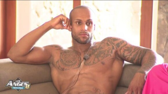 Les Anges 8, les retrouvailles ? : Premier clash entre Sarah Fraisou et Dimitri Desheraud ! ?