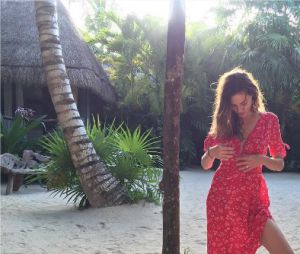Phoebe Tonkin sexy en vacances au Mexique en juillet 2016