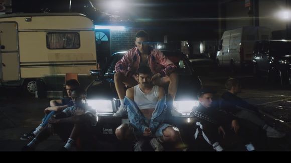 Clip "Worship" de Years & Years : Olly Alexander possédé et envoûté en mini short