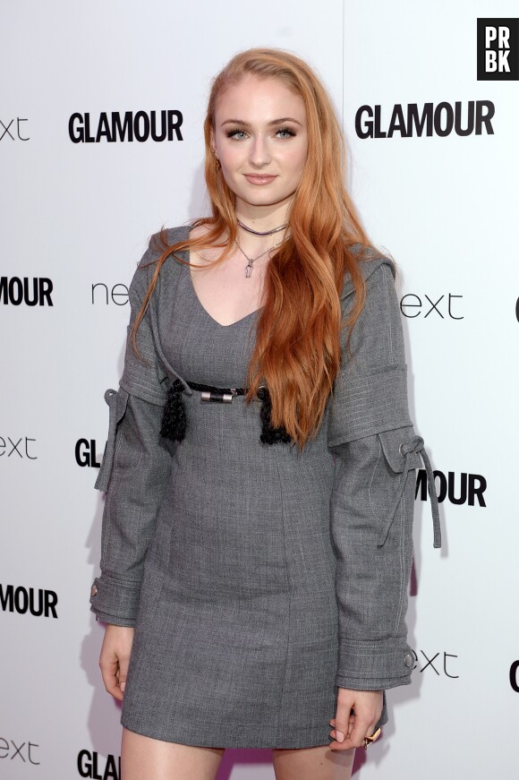 Fini la chevelure rousse pour Sophie Turner alias Sansa dans Game of Thrones.
