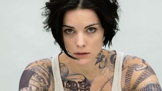 Blindspot saison 1 : Jaimie Alexander, diva ? Elle aurait fait virer des employés de la série