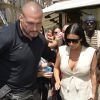 La famille de Pascal Duvier, bodyguard de Kim Kardashian, prend sa défense.