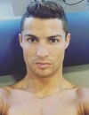  Cristiano Ronaldo serait-il addict à la chirurgie esthétique ? Il dépenserait "des milliers d'euros" dans des injections de botox. 