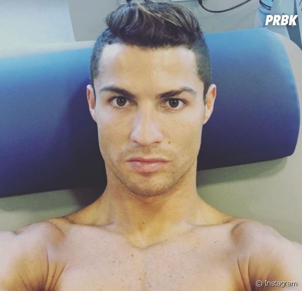 Cristiano Ronaldo serait-il addict à la chirurgie esthétique ? Il dépenserait "des milliers d'euros" dans des injections de botox.