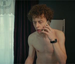 Alibi.com : Norman trompe sa copine avec une MILF dans un extrait délirant