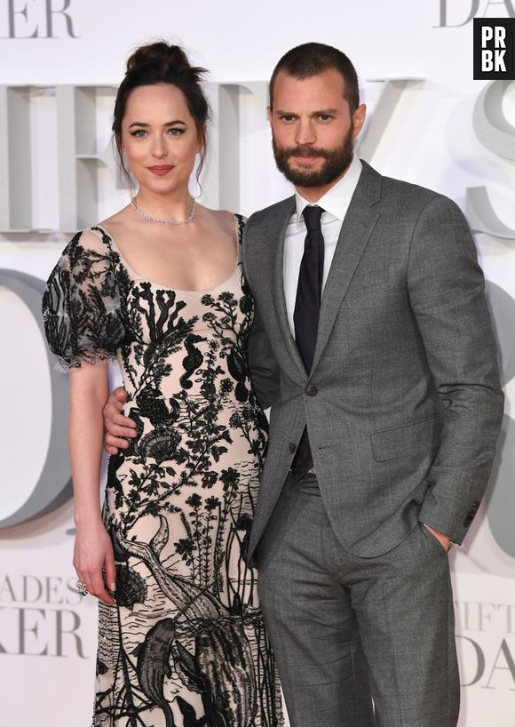 Fifty Shades Darker : le sexy Christian Grey est votre nouvel ami Facebook avec qui vous pouvez parler sur Messenger.