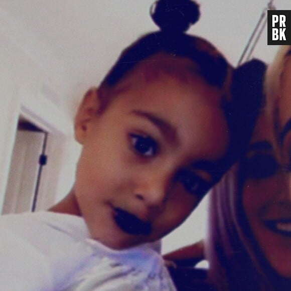 North West (3 ans) maquillée par sa mère Kim Kardashian : les internautes sont choqués !