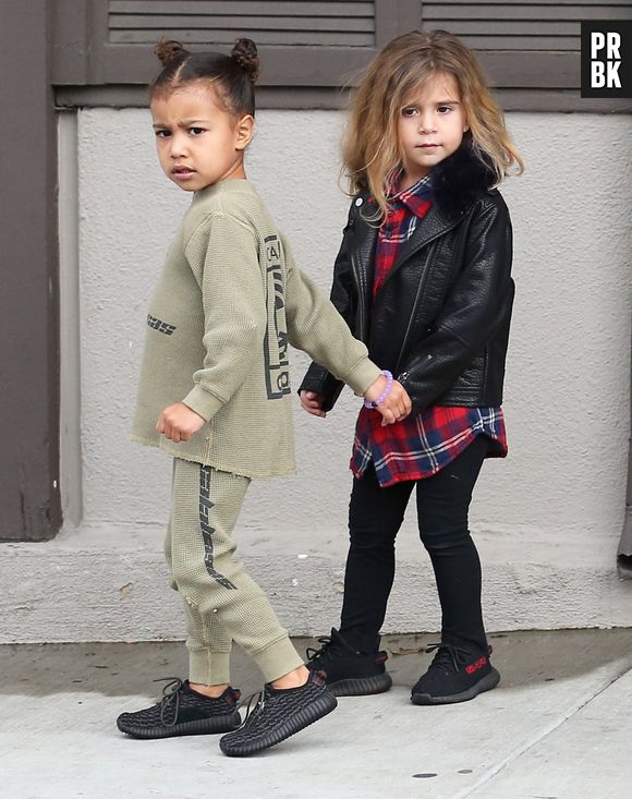 North West : à 3 ans, la fille de Kim Kardashian apparaît maquillée sur Instagram, les internautes sont choqués !