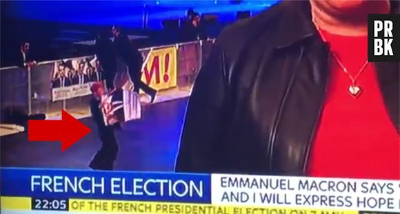 Une supportrice d'Emmanuel Macron enflamme la piste de danse le 23 avril 2017