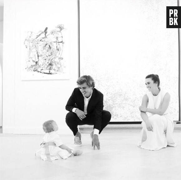 Antoine Griezmann : la photo trop chou de sa fille Mia pour son baptême