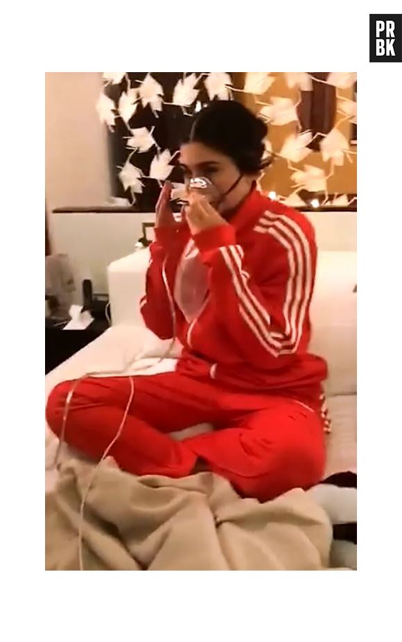 Kylie Jenner malade et en panique sur Snapchat : les médecins lui font respirer de l'oxygène pour la soigner !