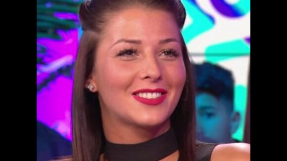 Evy (Les Anges 9) topless : la rousse incendiaire enflamme Snapchat