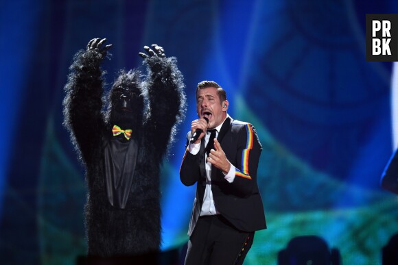 Eurovision 2017 : l'Italien Francesco Gabbani accompagné d'un homme déguisé en gorille !