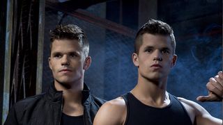 Charlie Carver transformé : l'acteur de Desperate Housewives et Teen Wolf change de tête