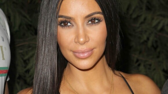 Kim Kardashian entièrement nue et sauvage sur Instagram, alerte incendie de forêt ?