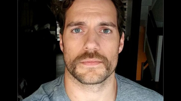 Justice League : une "moustache d'acteur porno" pour Superman ? Ben Affleck se marre