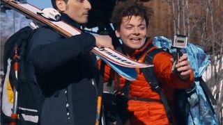 Tout là-haut : Kev Adams, YouTubeur/snowboarder spectaculaire dans le trailer