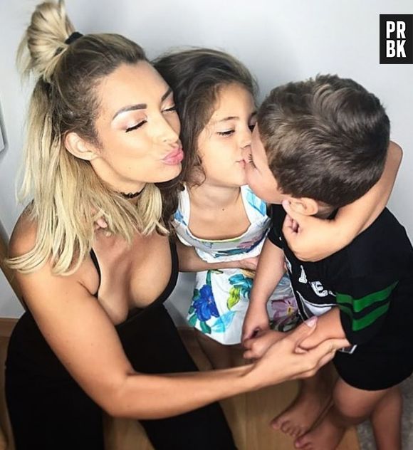 Emilie Nef Naf : "Je suis fière de mes fesses", "j'assume d'être une maman sexy" !