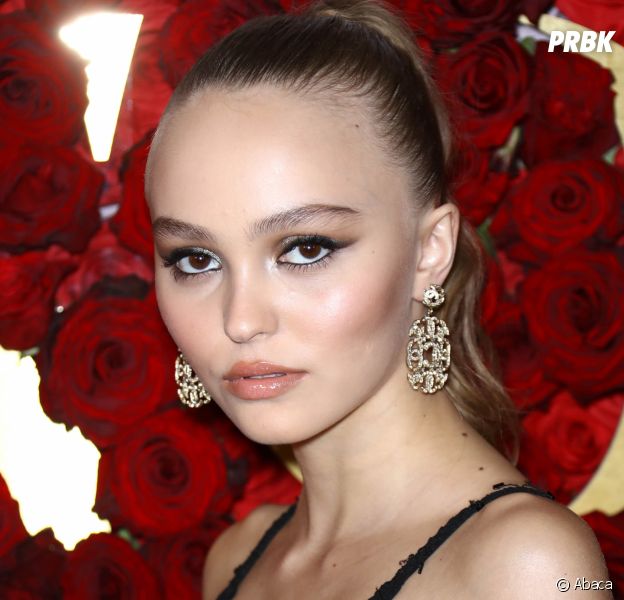 Lily-Rose Depp topless : des internautes l'insultent, elle pousse un coup de gueule !