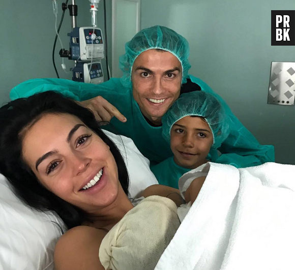 Cristiano Ronaldo et Georgina Rodriguez : le visage de leur fille Alana Martina dévoilé !
