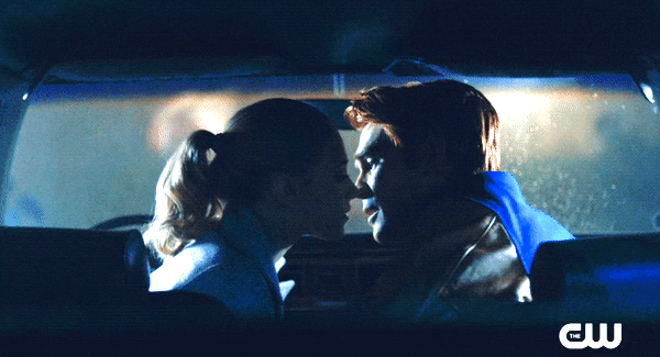 Riverdale saison 2 : Archie et Betty s'embrassent dans l'épisode 9