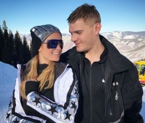 Paris Hilton fiancée à son petit ami Chris Zylka