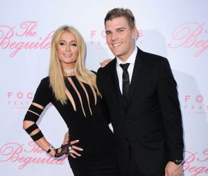 Paris Hilton en couple avec Chris Zylka depuis un an