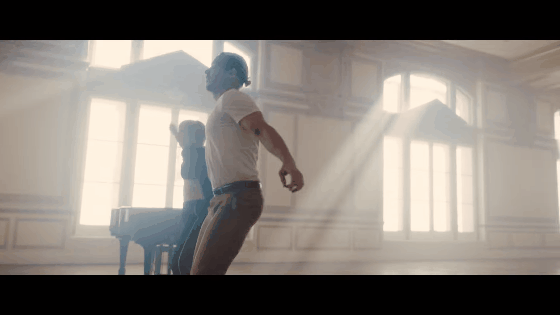 Diplo et MØ dévoilent leurs talents de danseurs dans le clip "Get It Right"