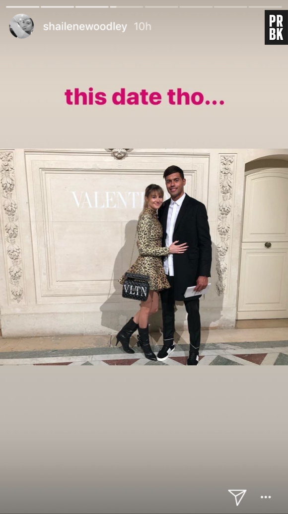 Shailene Woodley (Divergente) avec Ben Volavola au défilé Valentino à la Fashion Week 2018 de Paris