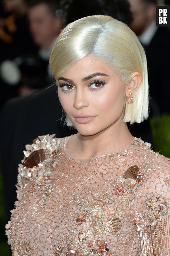 Kylie Jenner maman : elle confirme enfin sa grossesse et révèle avoir accouché de son premier bébé, une petite fille !