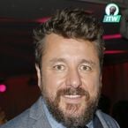 Bruno Guillon : matinale sur Fun, Carnaval de Dunkerque, Les Z'amours... L'animateur se confie