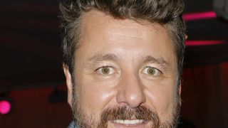 Bruno Guillon : matinale sur Fun, Carnaval de Dunkerque, Les Z'amours... L'animateur se confie