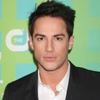 Michael Trevino (The Vampire Diaries) de retour dans le reboot de Roswell