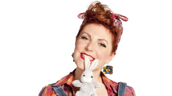 Scènes de Ménages : découvrez les jobs sexy d'Anne-Elisabeth Blateau (Emma) avant la série