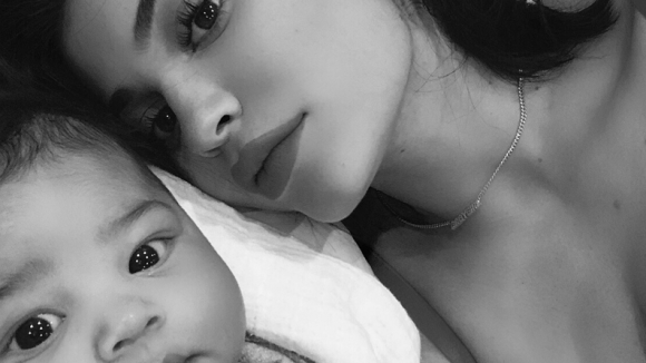 Kylie Jenner "regrette le prénom de son bébé Stormi", alias le même que la star porno Stormy Daniels