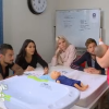 Les Marseillais Australia : Jessica Thivenin bientôt marraine du bébé de Julien et Manon ? Elle découvre l'allaitement, et c'est très drôle !
