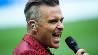 Robbie Williams : son doigt d'honneur lors de la cérémonie d'ouverture du Mondial 2018 expliqué
